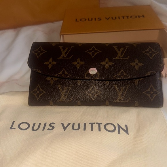 Louis Vuitton (Authentic Emilie wallet) (receipt in pictures) - Picture 9 of 9